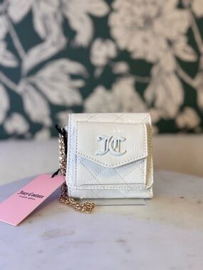 Juicy Couture White Quilted Mini Chain Wallet w/Gold Chain NWT